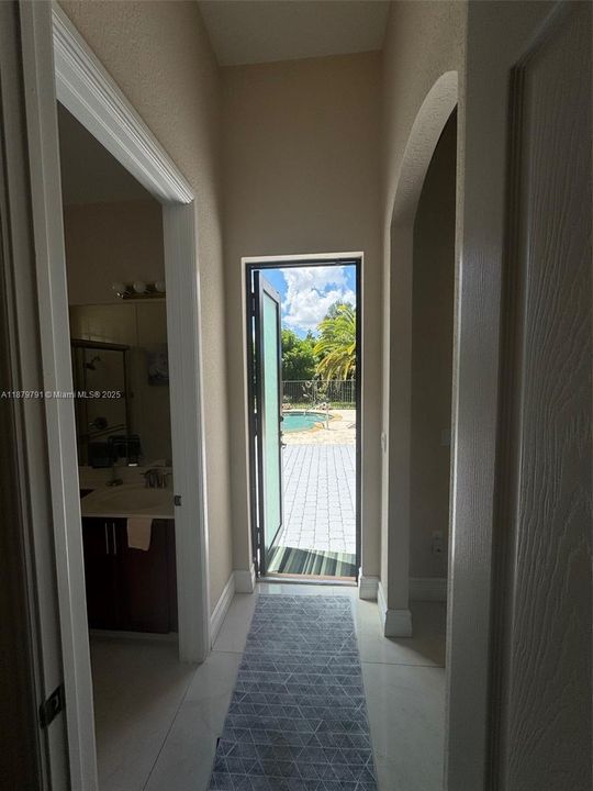 For Sale: $1,249,000 (4 beds, 3 baths, 2476 Square Feet)