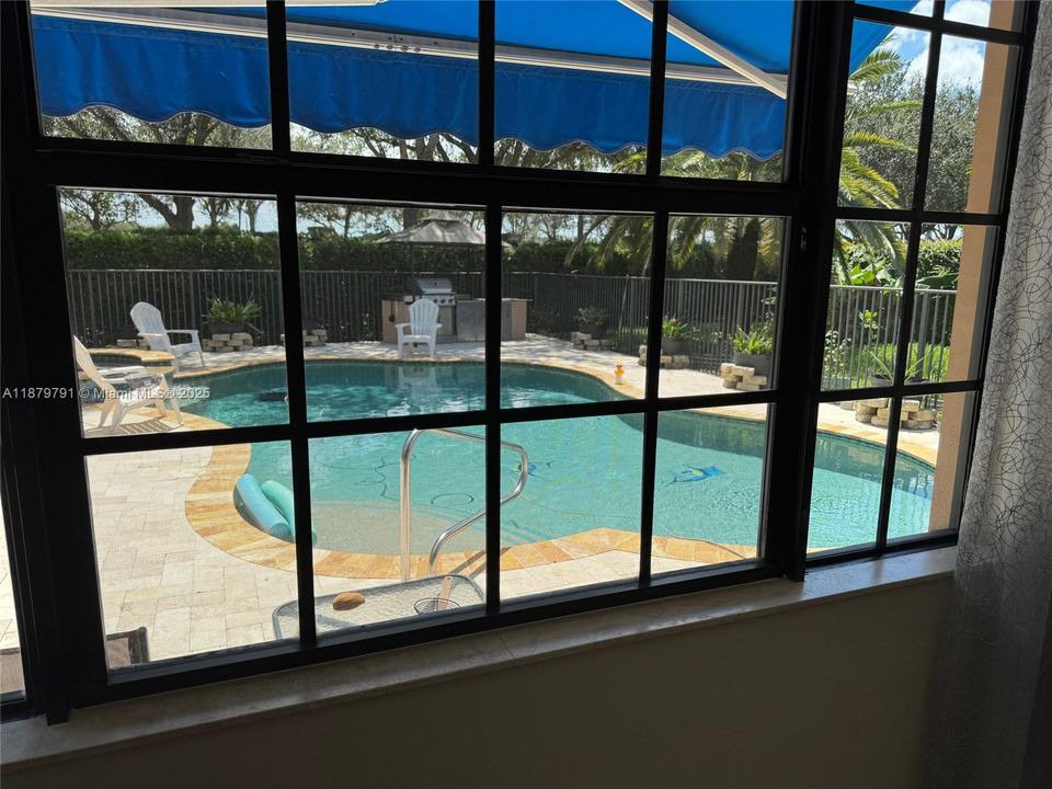 For Sale: $1,249,000 (4 beds, 3 baths, 2476 Square Feet)