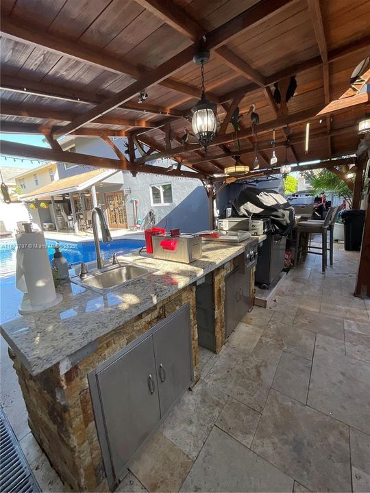 В аренду: $5,700 (6 спален, 2 ванн, 2815 Квадратных фут)