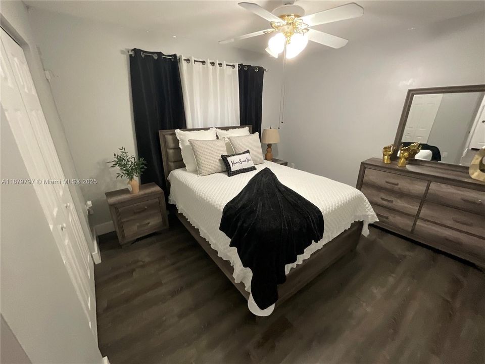 В аренду: $5,700 (6 спален, 2 ванн, 2815 Квадратных фут)