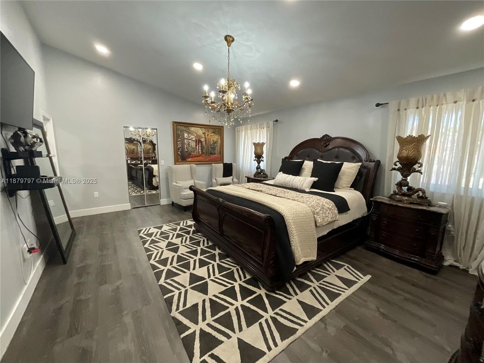 В аренду: $5,700 (6 спален, 2 ванн, 2815 Квадратных фут)