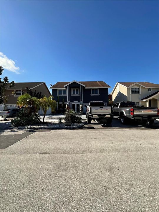 В аренду: $5,700 (6 спален, 2 ванн, 2815 Квадратных фут)