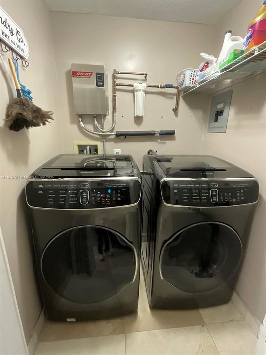 В аренду: $5,700 (6 спален, 2 ванн, 2815 Квадратных фут)