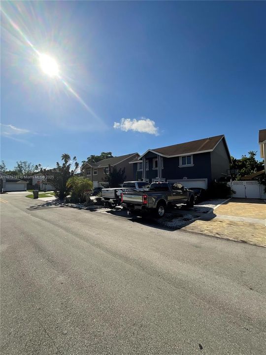 В аренду: $5,700 (6 спален, 2 ванн, 2815 Квадратных фут)