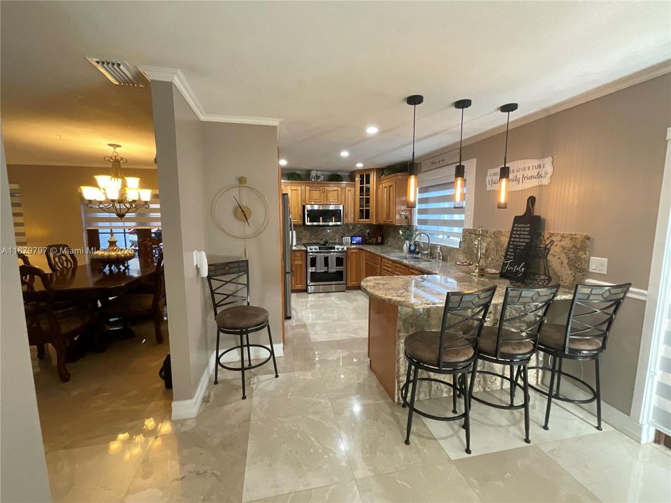 В аренду: $5,700 (6 спален, 2 ванн, 2815 Квадратных фут)