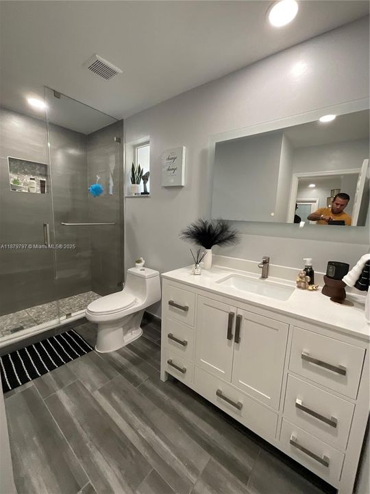 В аренду: $5,700 (6 спален, 2 ванн, 2815 Квадратных фут)