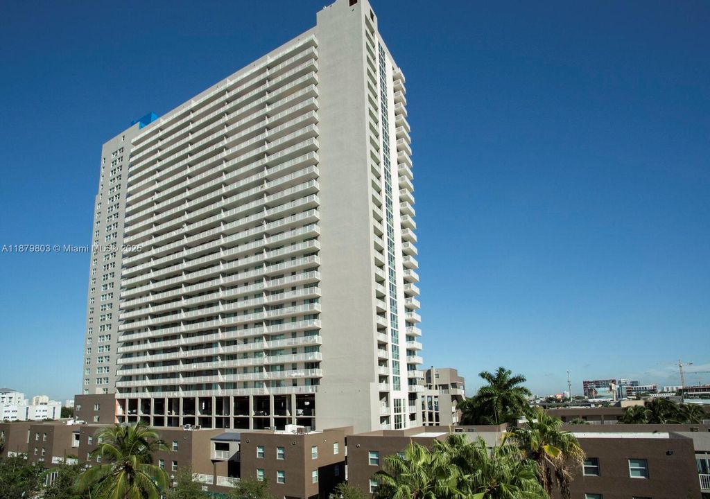 Recently Rented: $2,715 (2 beds, 2 baths, 817 Square Feet)