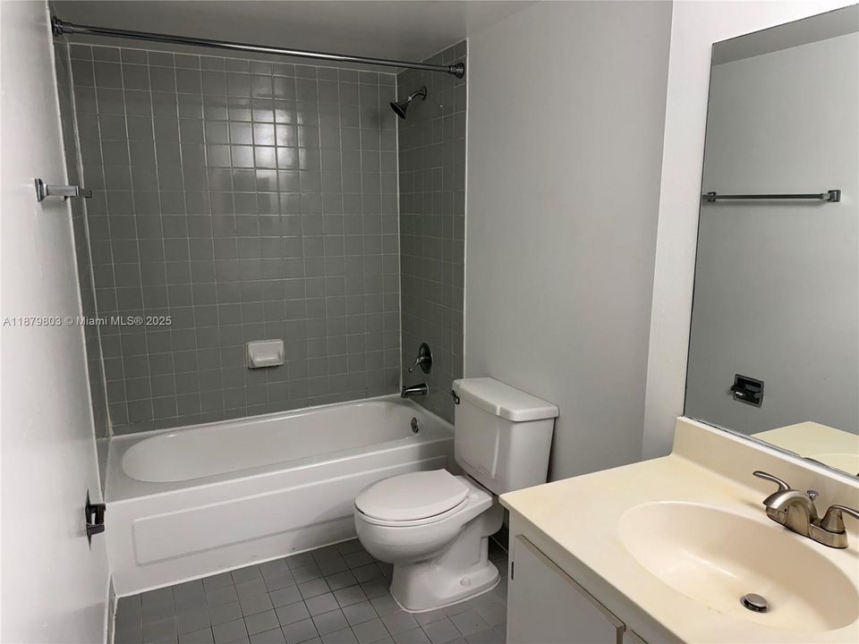 Recently Rented: $2,715 (2 beds, 2 baths, 817 Square Feet)