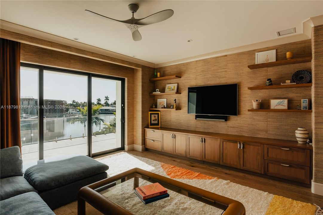 待售: $9,990,000 (8 贝兹, 7 浴室, 8433 平方英尺)