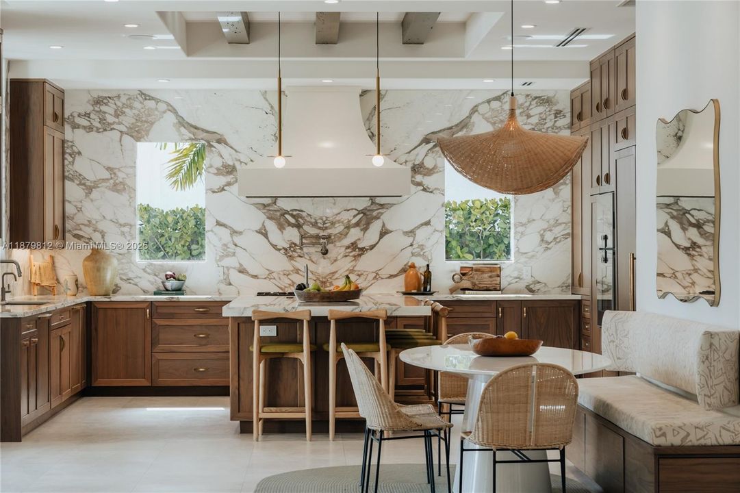 待售: $9,990,000 (8 贝兹, 7 浴室, 8433 平方英尺)