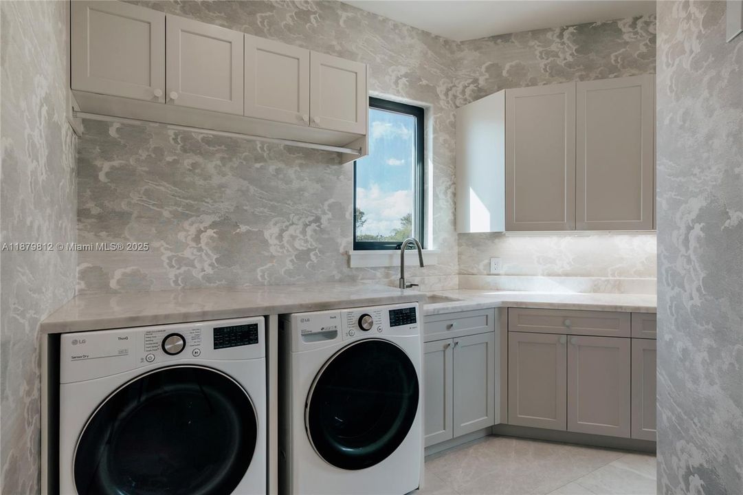 待售: $9,990,000 (8 贝兹, 7 浴室, 8433 平方英尺)