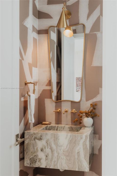 待售: $9,990,000 (8 贝兹, 7 浴室, 8433 平方英尺)