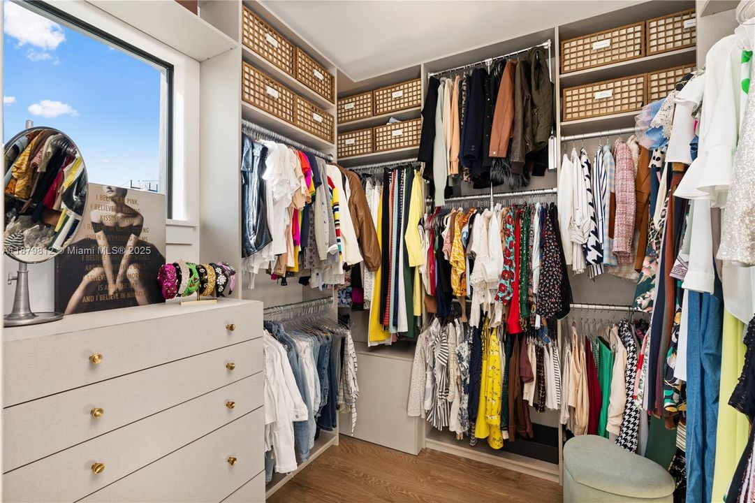 待售: $9,990,000 (8 贝兹, 7 浴室, 8433 平方英尺)