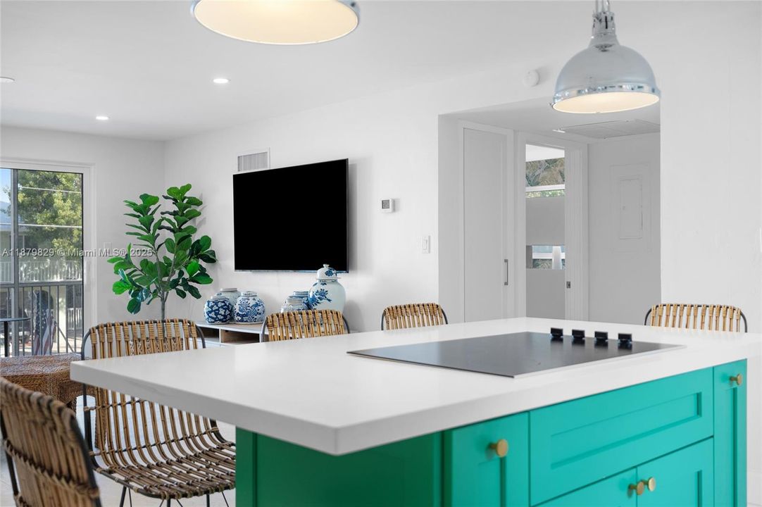 For Rent: $2,900 (2 beds, 1 baths, 1204 Square Feet)