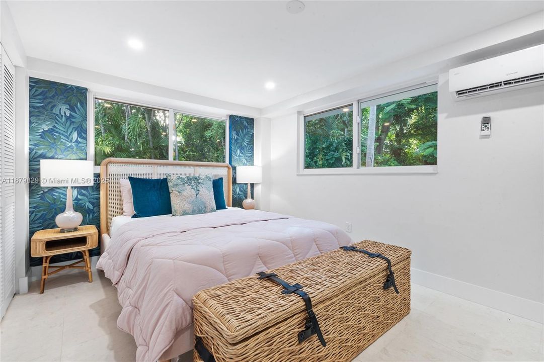 For Rent: $2,900 (2 beds, 1 baths, 1204 Square Feet)