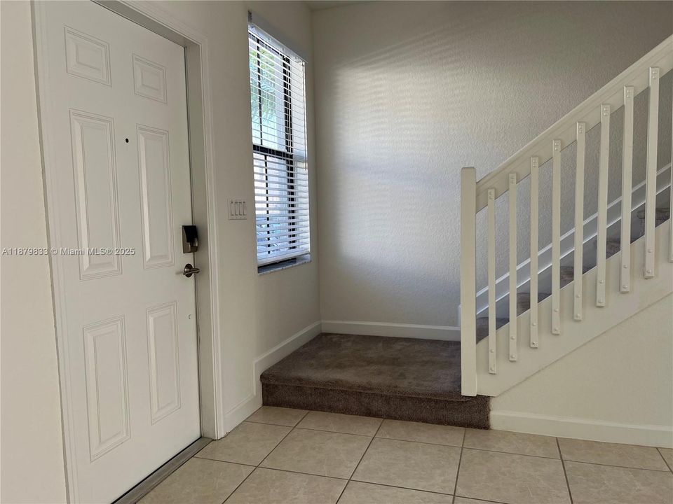 Recently Rented: $3,150 (3 beds, 2 baths, 1506 Square Feet)