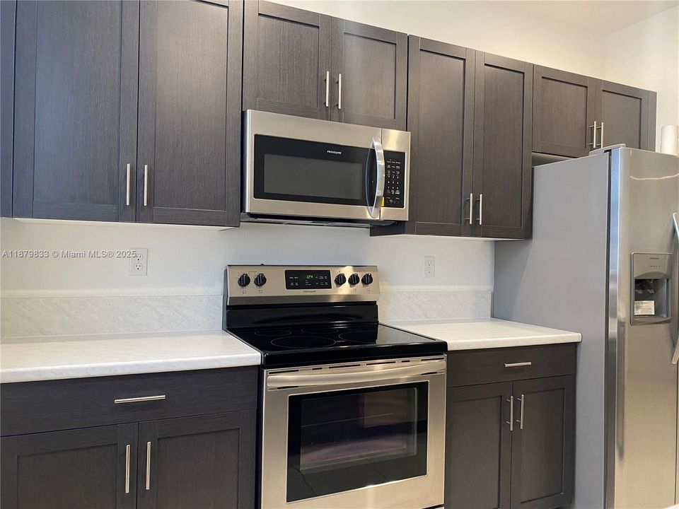 Recently Rented: $3,150 (3 beds, 2 baths, 1506 Square Feet)