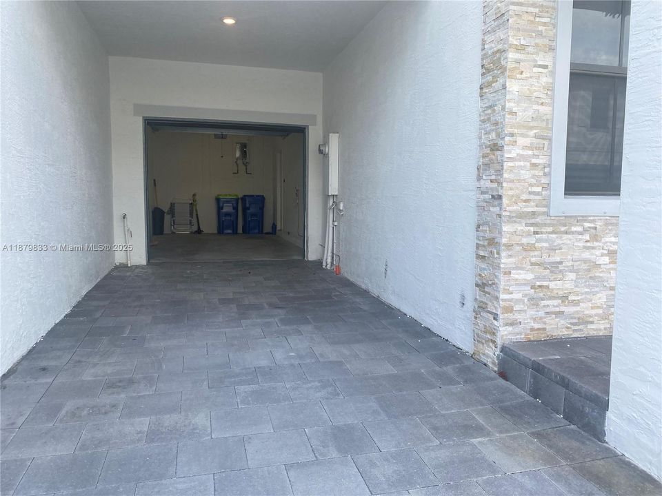 Recently Rented: $3,150 (3 beds, 2 baths, 1506 Square Feet)