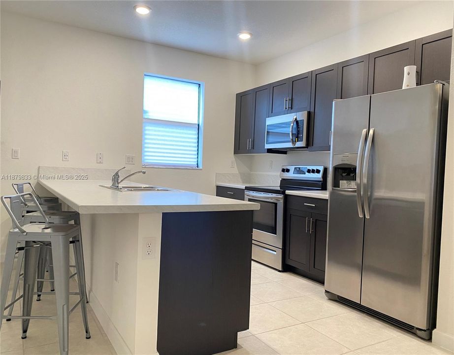 Recently Rented: $3,150 (3 beds, 2 baths, 1506 Square Feet)