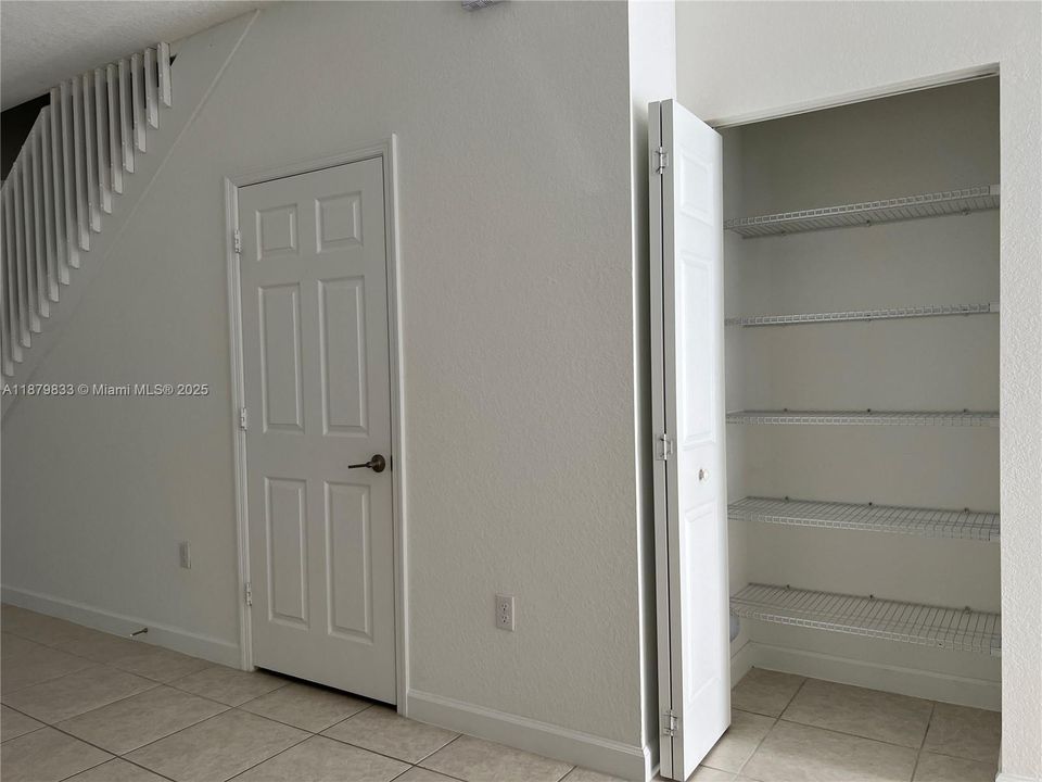 Recently Rented: $3,150 (3 beds, 2 baths, 1506 Square Feet)