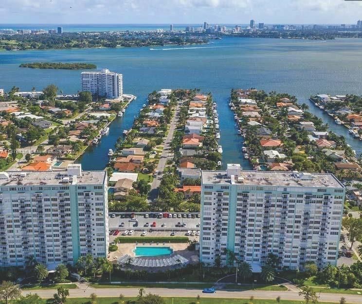 For Sale: $156,500 (1 beds, 1 baths, 855 Square Feet)