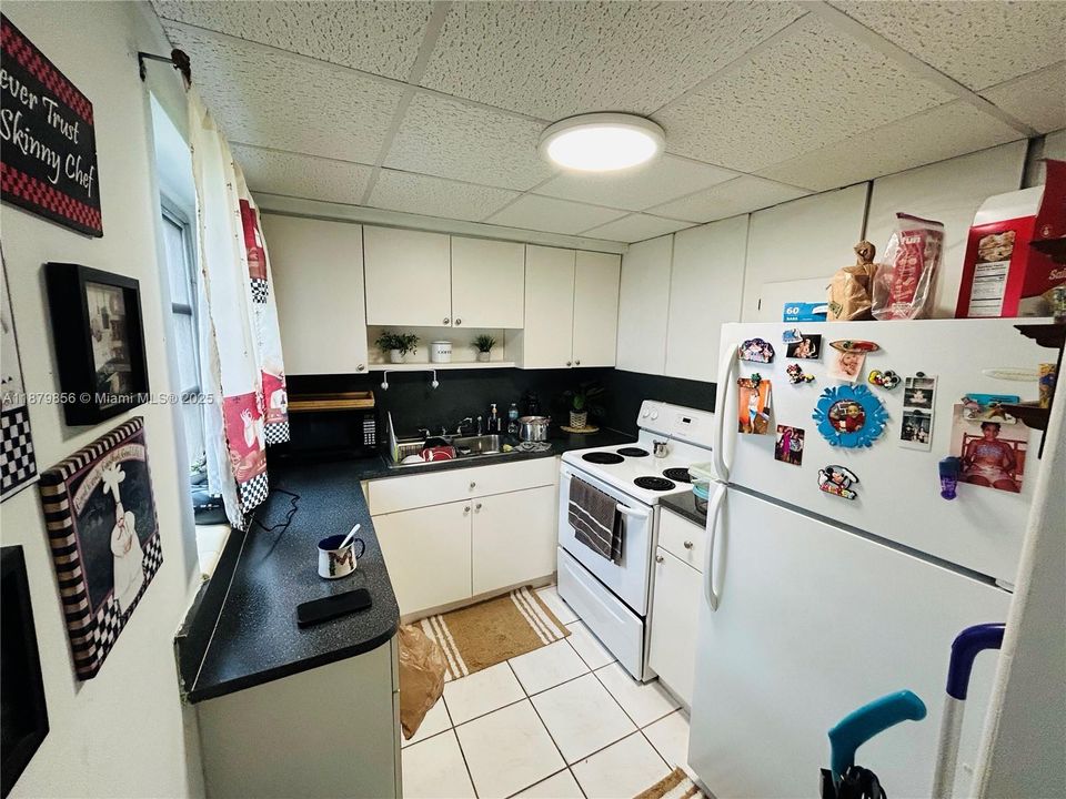 待售: $220,000 (1 贝兹, 1 浴室, 0 平方英尺)