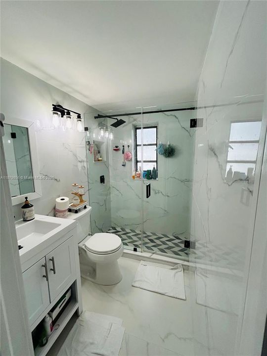 待售: $220,000 (1 贝兹, 1 浴室, 0 平方英尺)