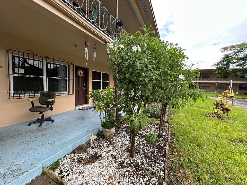 待售: $220,000 (1 贝兹, 1 浴室, 0 平方英尺)