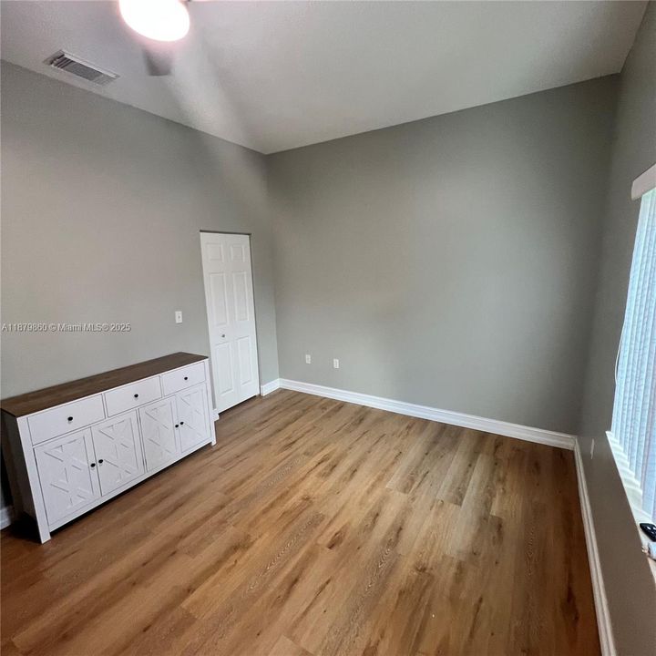 For Rent: $1,200 (1 beds, 1 baths, 500 Square Feet)