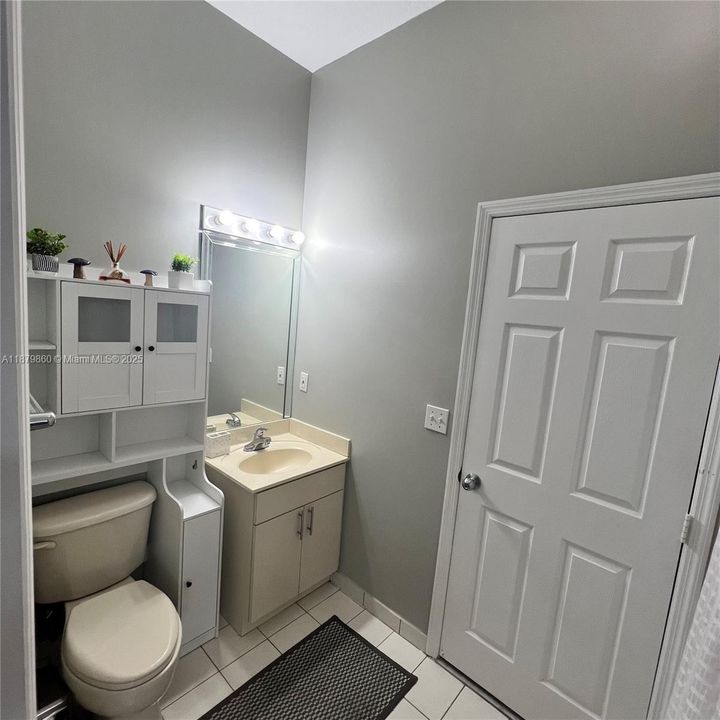 For Rent: $1,200 (1 beds, 1 baths, 500 Square Feet)