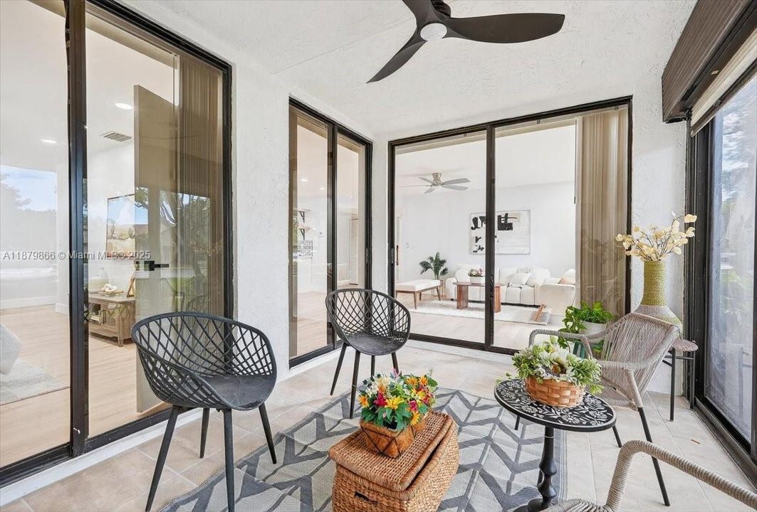 Active With Contract: $239,990 (2 beds, 2 baths, 978 Square Feet)