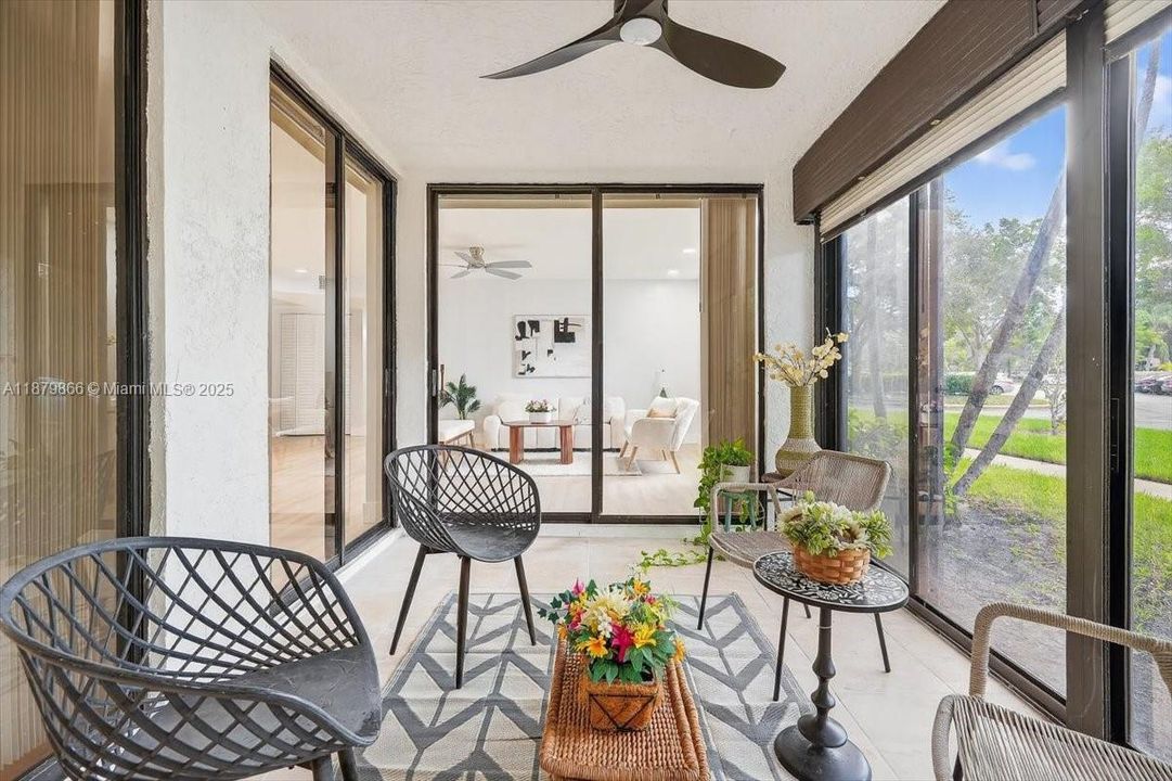 Active With Contract: $239,990 (2 beds, 2 baths, 978 Square Feet)