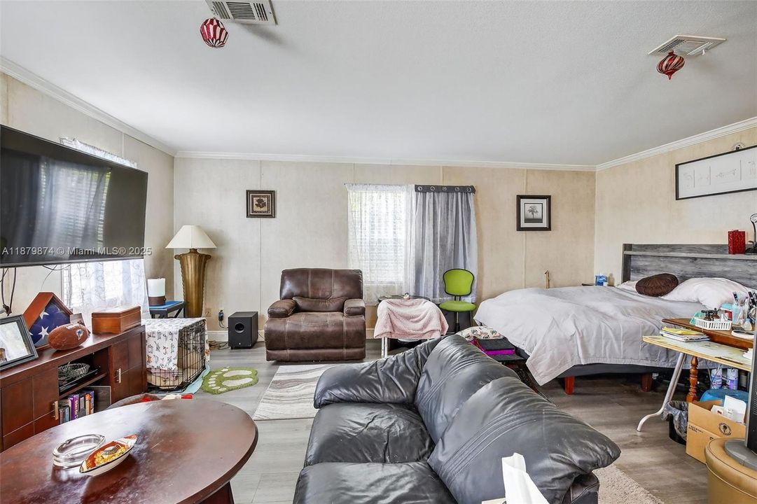 На продажу: $295,000 (2 спален, 2 ванн, 1325 Квадратных фут)