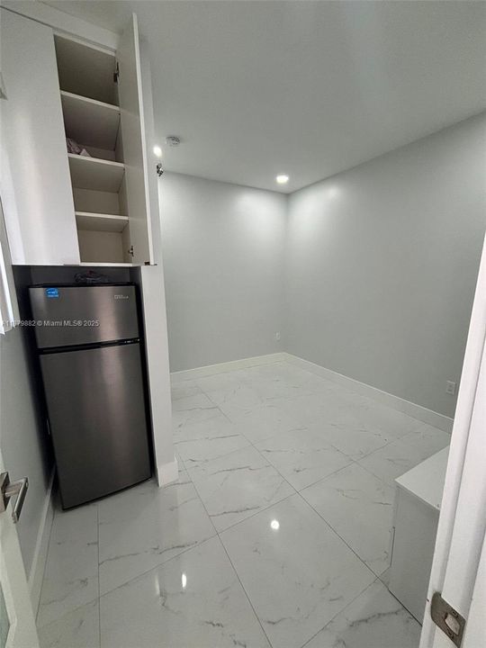 For Rent: $1,300 (1 beds, 1 baths, 0 Square Feet)