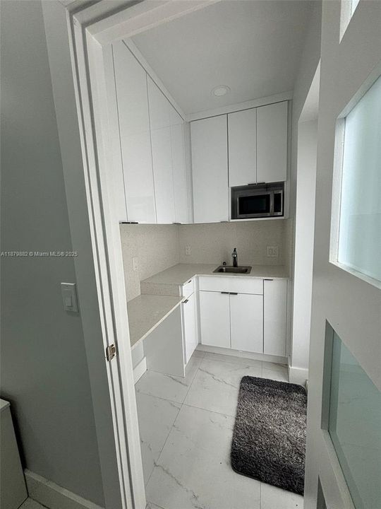 For Rent: $1,300 (1 beds, 1 baths, 0 Square Feet)