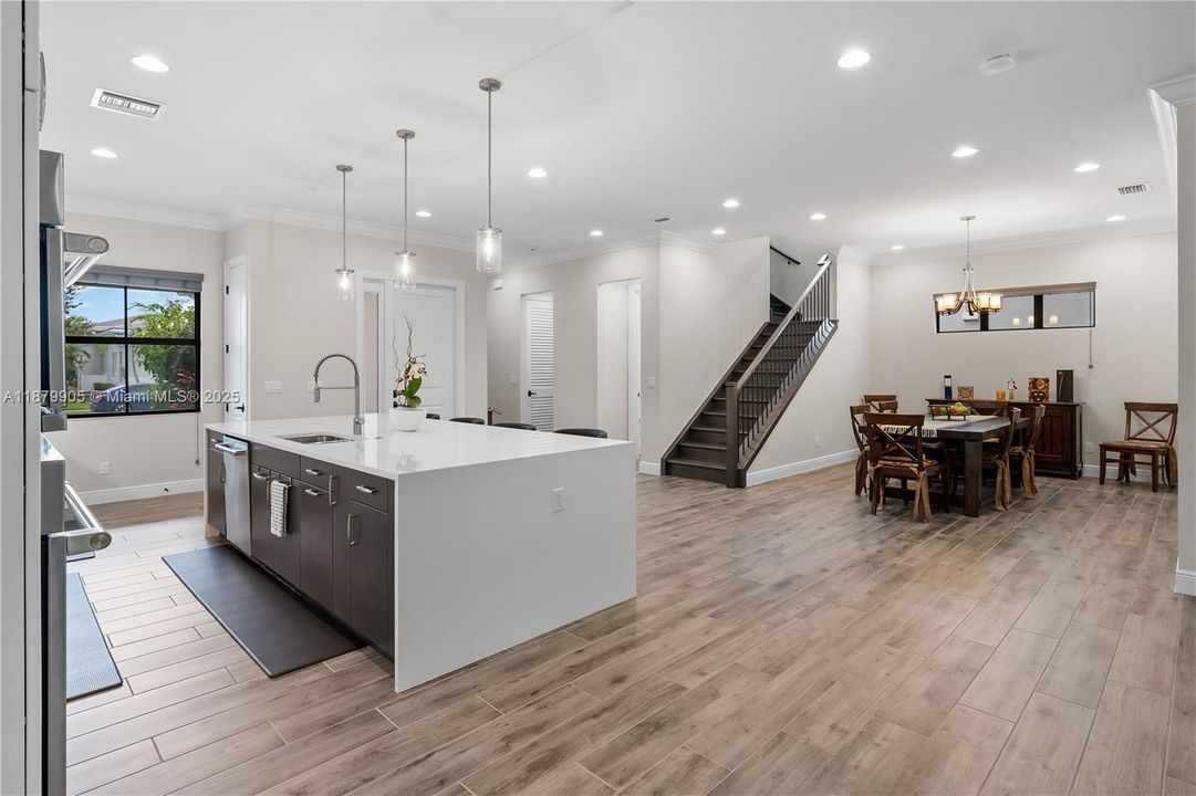 Recently Rented: $11,000 (4 beds, 4 baths, 3166 Square Feet)