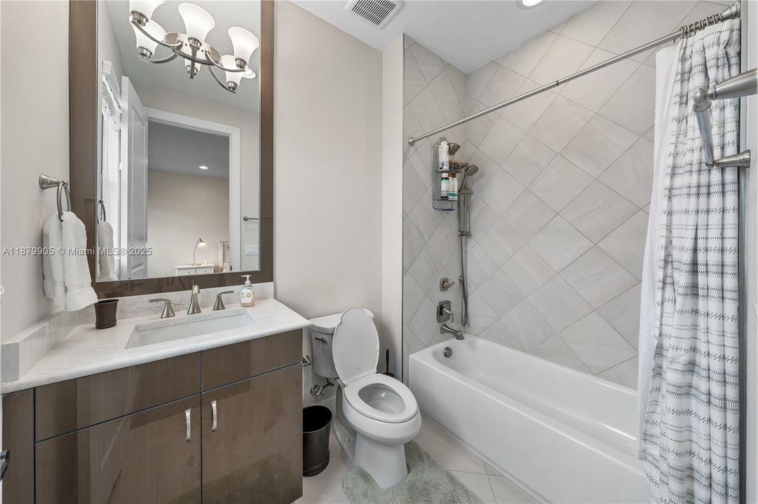 Recently Rented: $11,000 (4 beds, 4 baths, 3166 Square Feet)