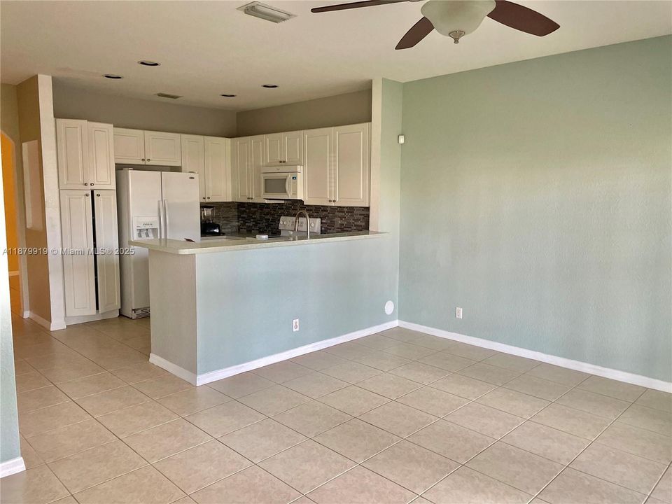 For Rent: $2,500 (2 beds, 2 baths, 1574 Square Feet)