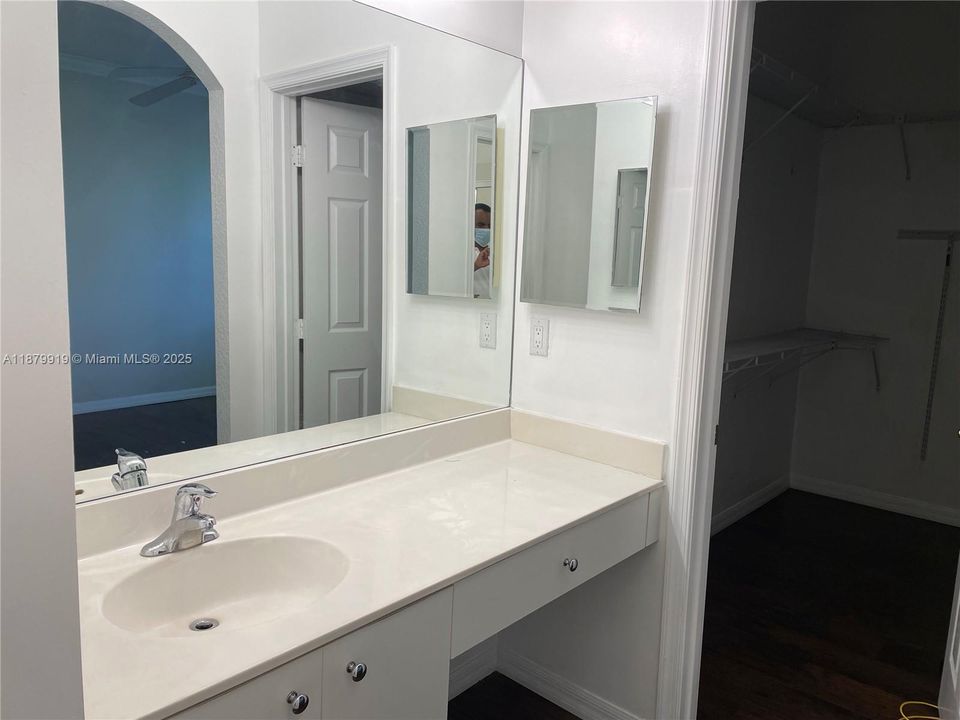 For Rent: $2,500 (2 beds, 2 baths, 1574 Square Feet)