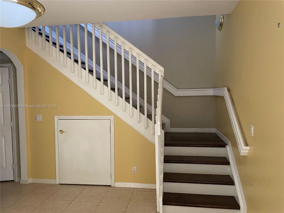 For Rent: $2,500 (2 beds, 2 baths, 1574 Square Feet)