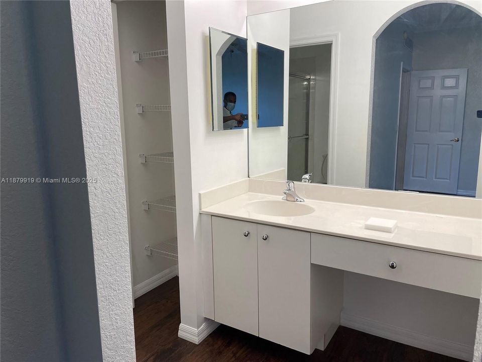 For Rent: $2,500 (2 beds, 2 baths, 1574 Square Feet)