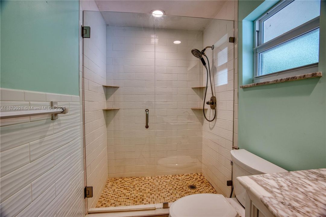 待售: $899,000 (3 贝兹, 2 浴室, 1810 平方英尺)