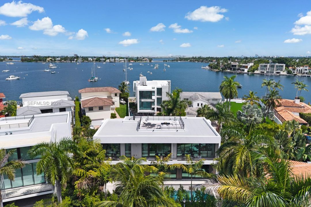 For Sale: $5,695,000 (4 beds, 4 baths, 3077 Square Feet)