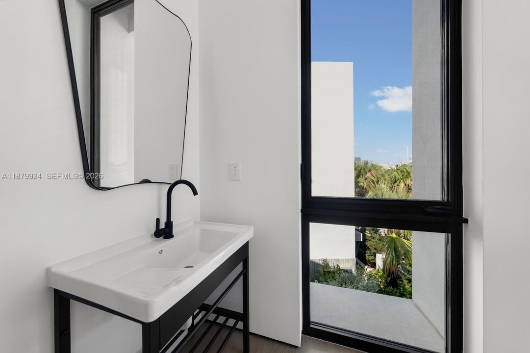 For Sale: $5,695,000 (4 beds, 4 baths, 3077 Square Feet)