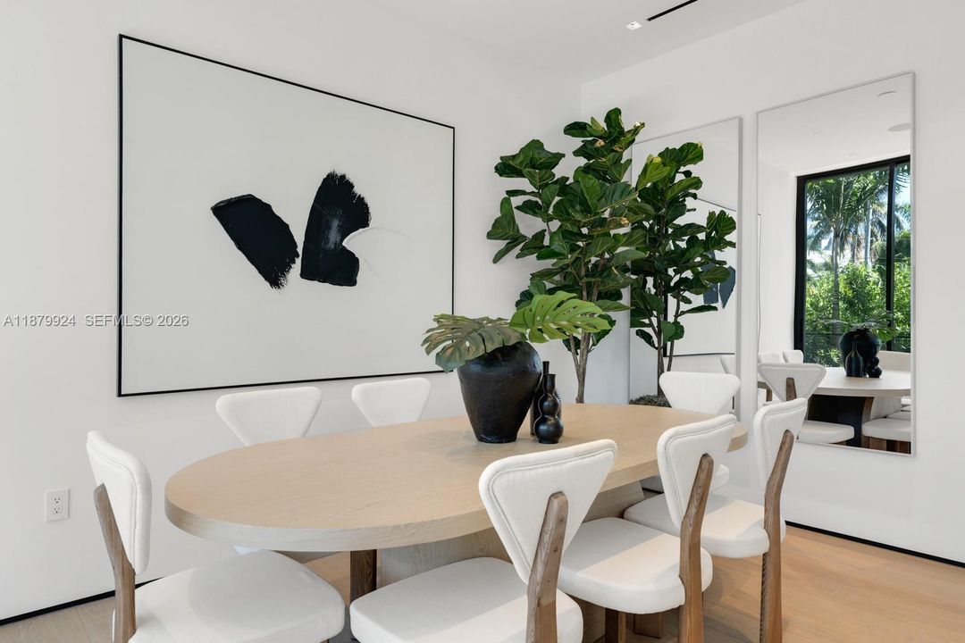 For Sale: $5,695,000 (4 beds, 4 baths, 3077 Square Feet)