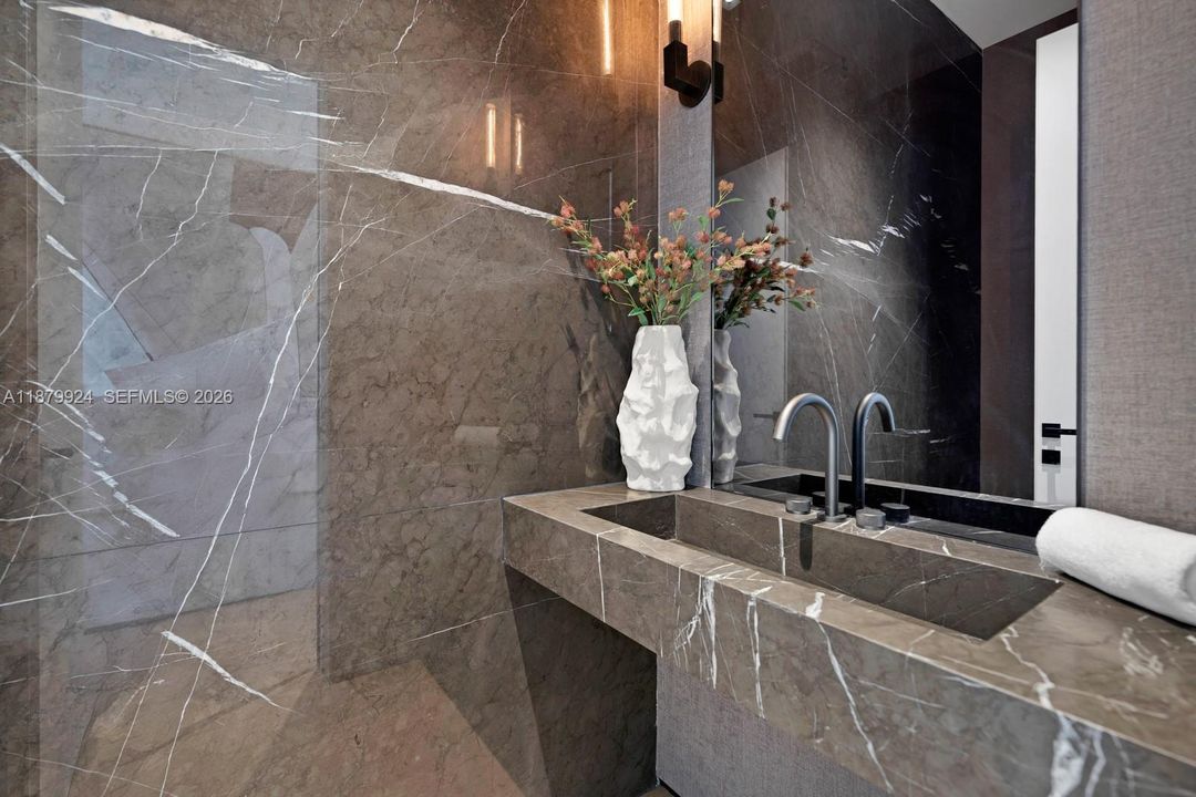 For Sale: $5,695,000 (4 beds, 4 baths, 3077 Square Feet)