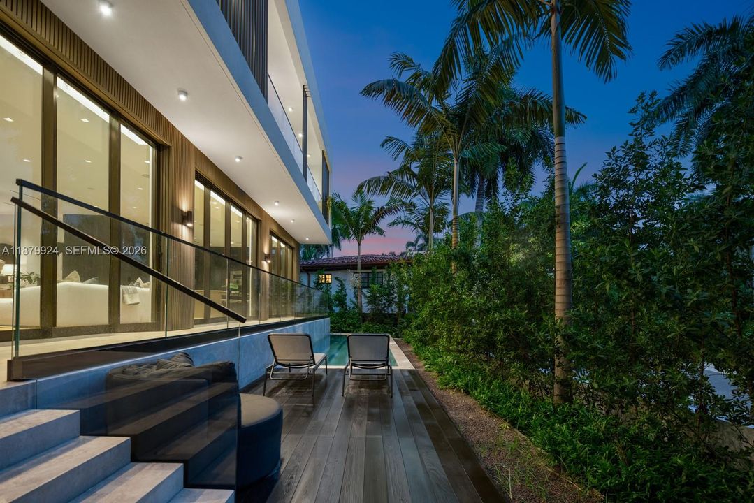 For Sale: $5,695,000 (4 beds, 4 baths, 3077 Square Feet)