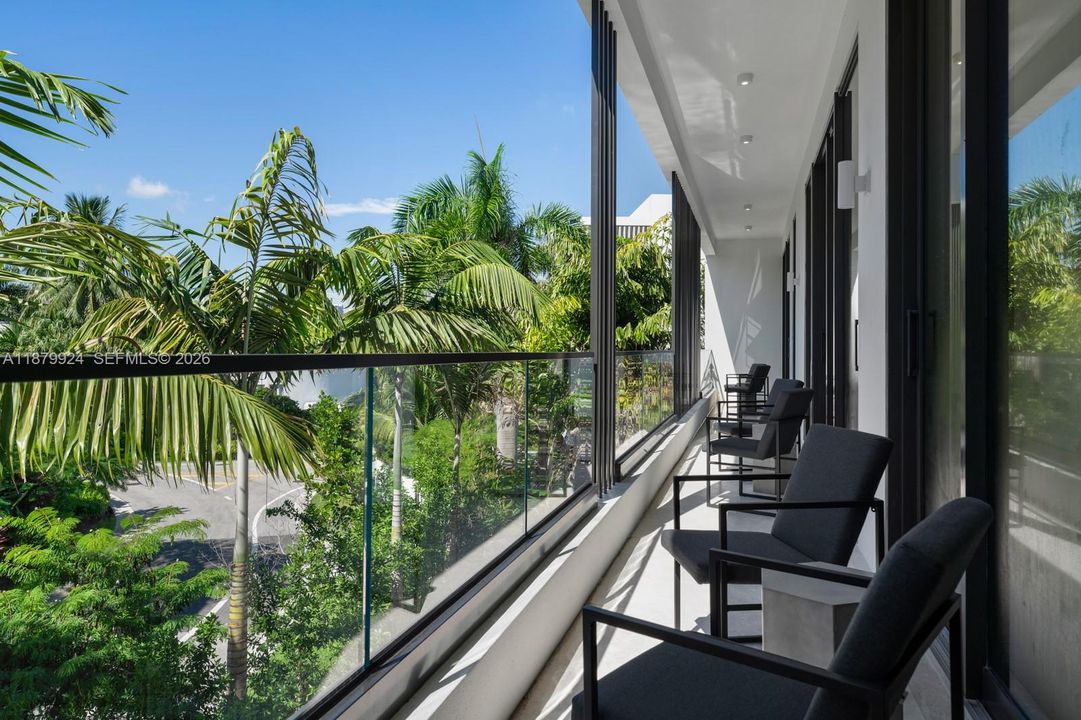 For Sale: $5,695,000 (4 beds, 4 baths, 3077 Square Feet)