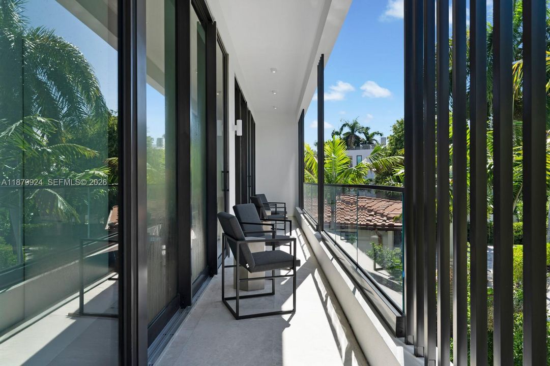 For Sale: $5,695,000 (4 beds, 4 baths, 3077 Square Feet)