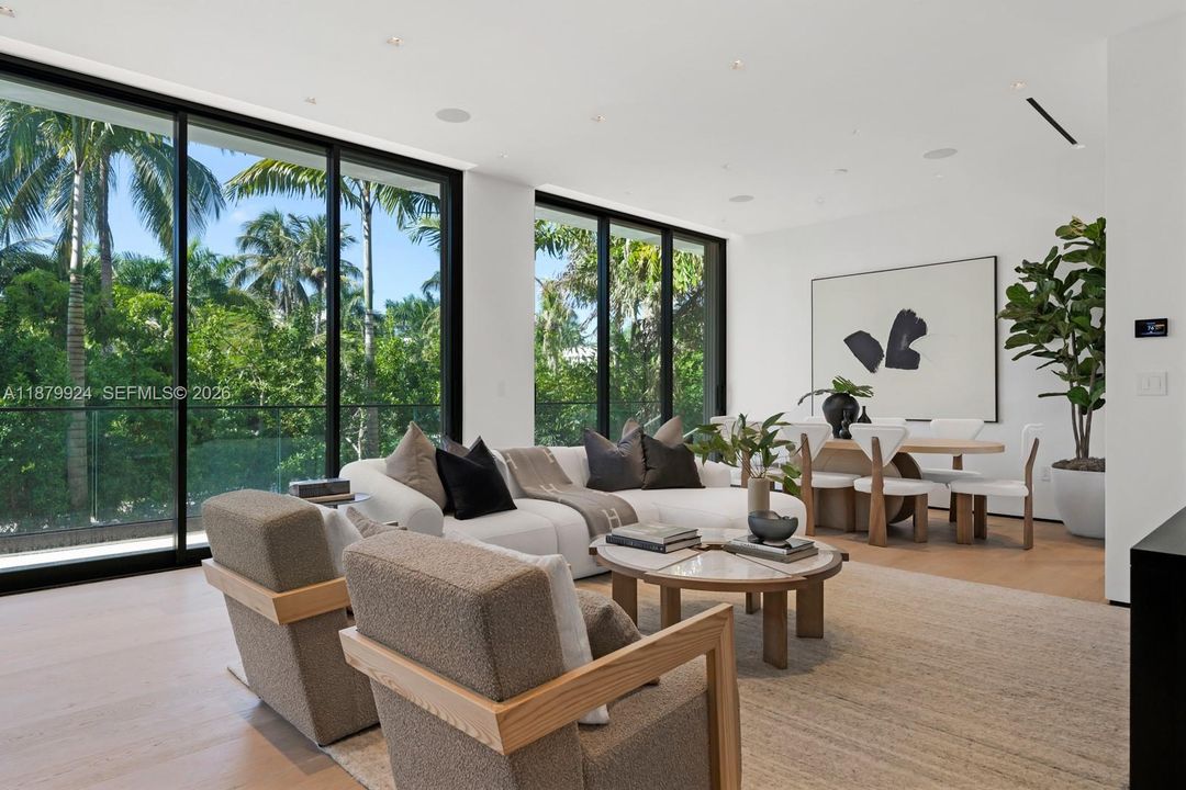 For Sale: $5,695,000 (4 beds, 4 baths, 3077 Square Feet)